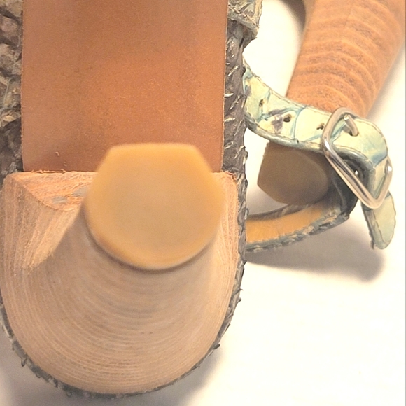 NWOT STUART WEITZMAN Mint Green Snakeskin Peep Toe Heels - Picture 12 of 15